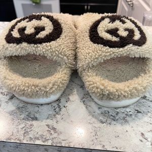 Women's slide sandal with Interlocking G